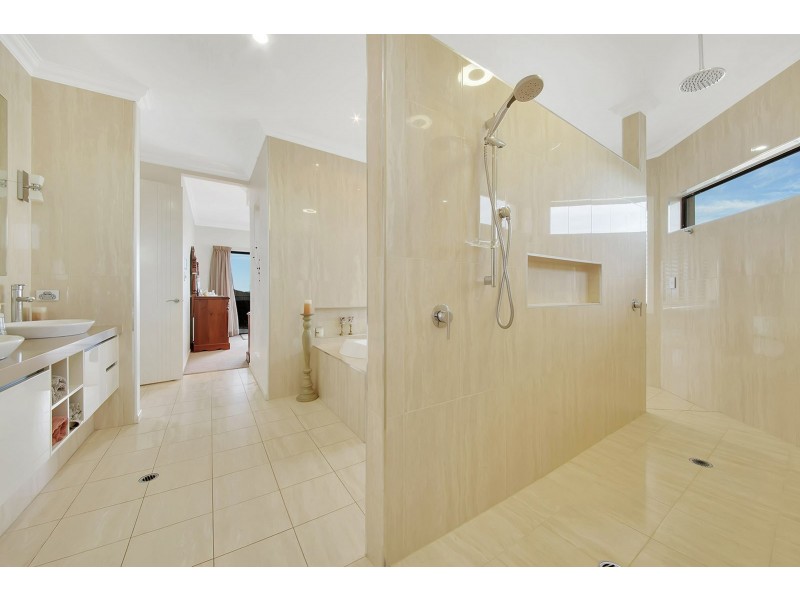 38 Dolphin Terrace, South Gladstone QLD 4680