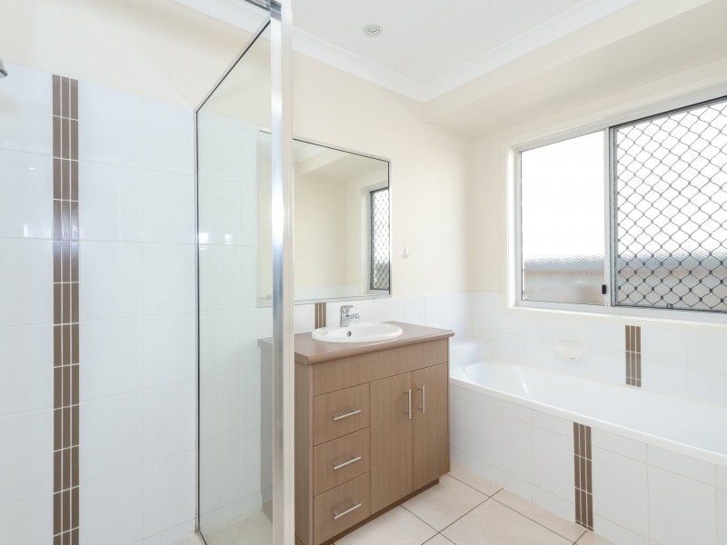 10 Munroe Court, West Gladstone QLD 4680