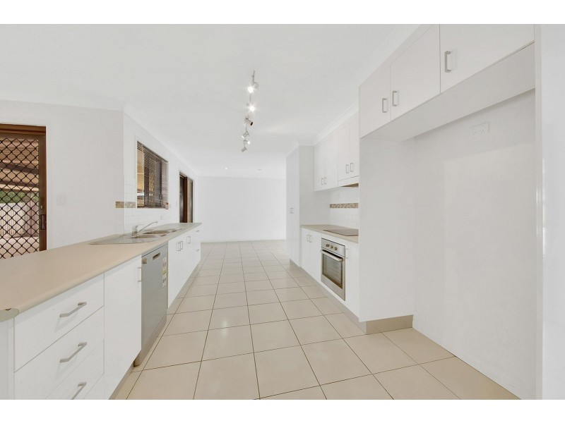 7 Watford Street, Telina QLD 4680