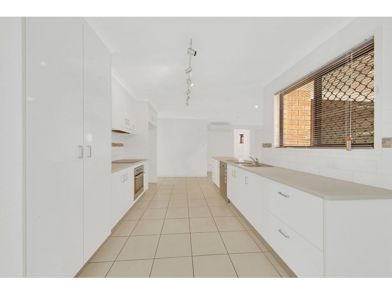 7 Watford Street, Telina QLD 4680