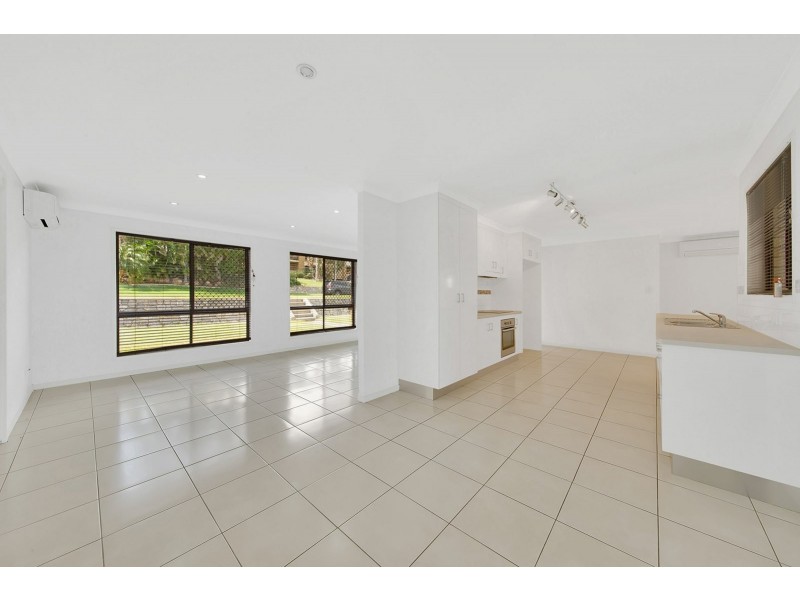 7 Watford Street, Telina QLD 4680