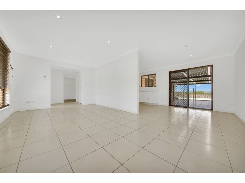 7 Watford Street, Telina QLD 4680