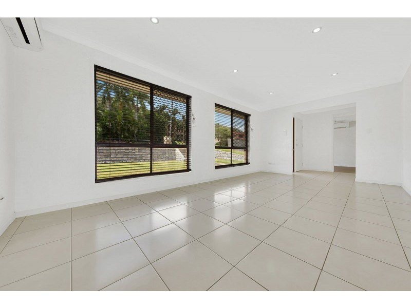 7 Watford Street, Telina QLD 4680