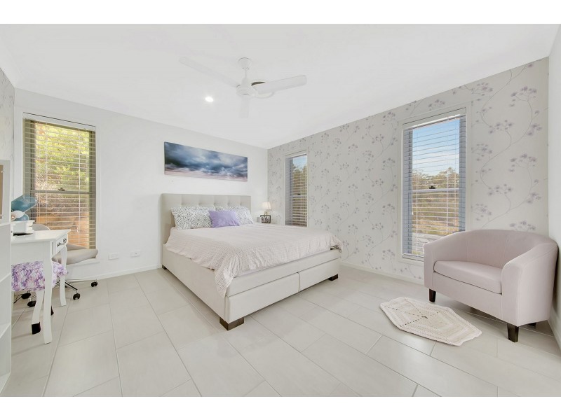 6 Scholes Way, Kirkwood QLD 4680