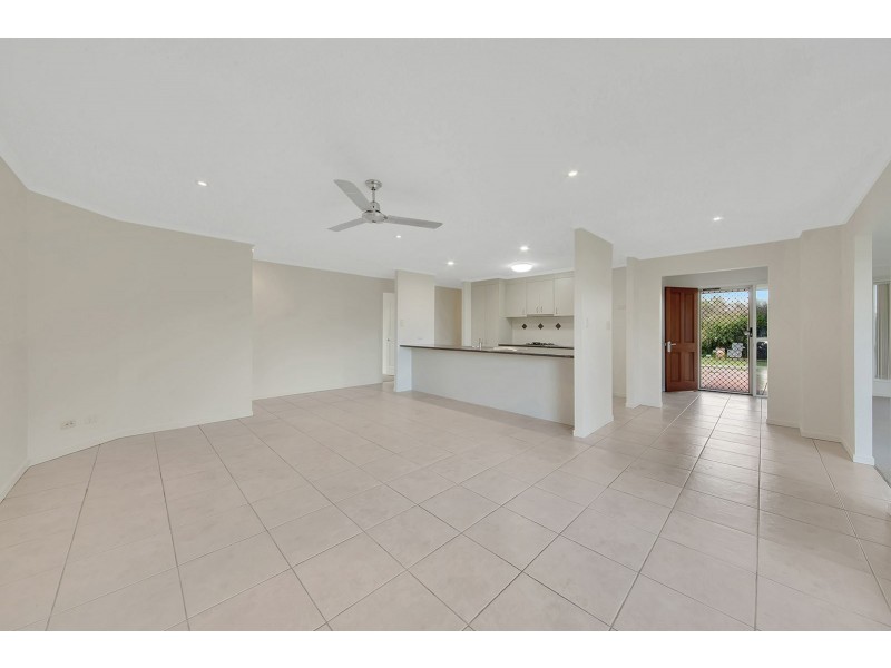 1 Reinaerhoff Crescent, Glen Eden QLD 4680