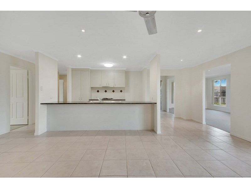 1 Reinaerhoff Crescent, Glen Eden QLD 4680