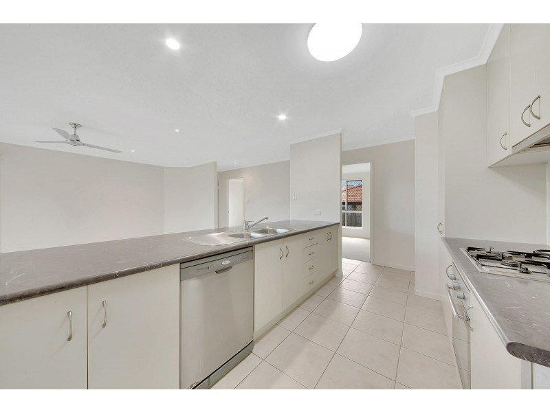 1 Reinaerhoff Crescent, Glen Eden QLD 4680