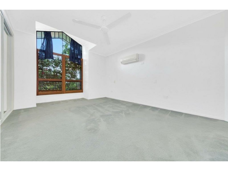 22 Fairbairn Place, Clinton QLD 4680