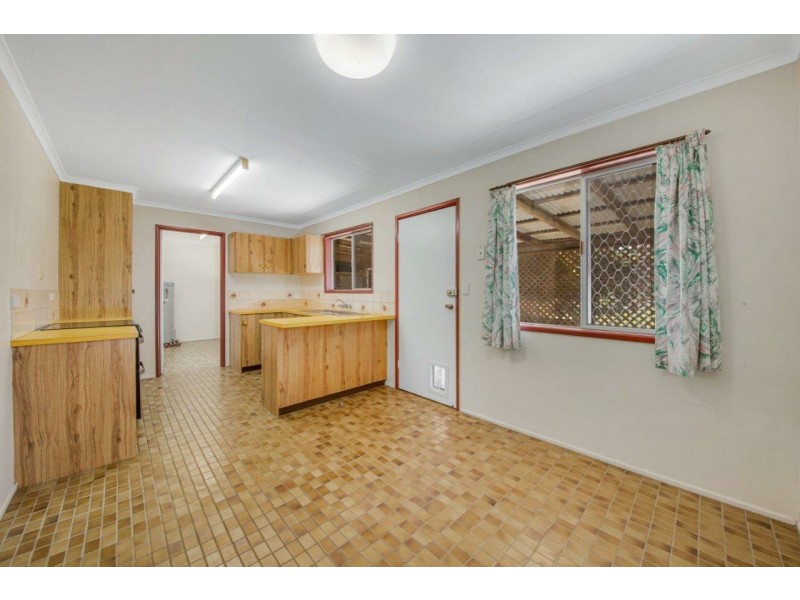 14 Fairway Avenue, Clinton QLD 4680