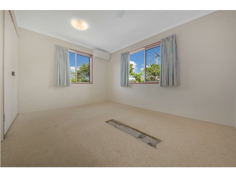 14 Fairway Avenue, Clinton QLD 4680