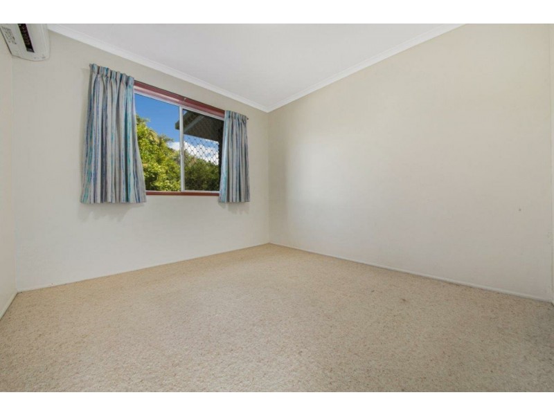 14 Fairway Avenue, Clinton QLD 4680