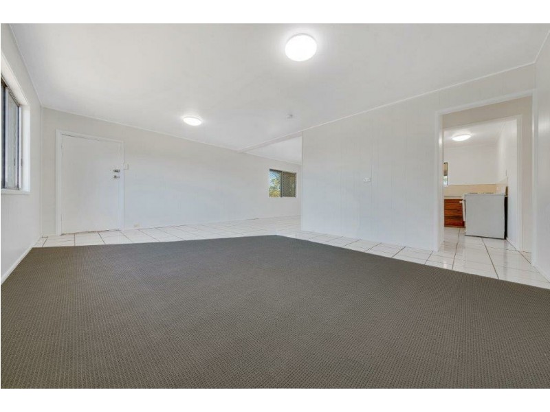 14 Balfour Street, Mount Larcom QLD 4695