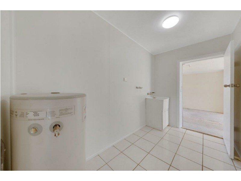 14 Balfour Street, Mount Larcom QLD 4695