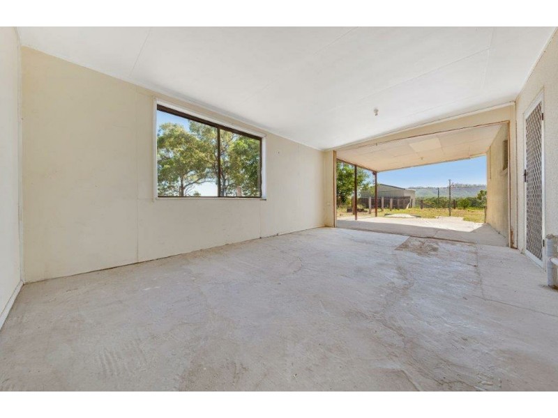 14 Balfour Street, Mount Larcom QLD 4695