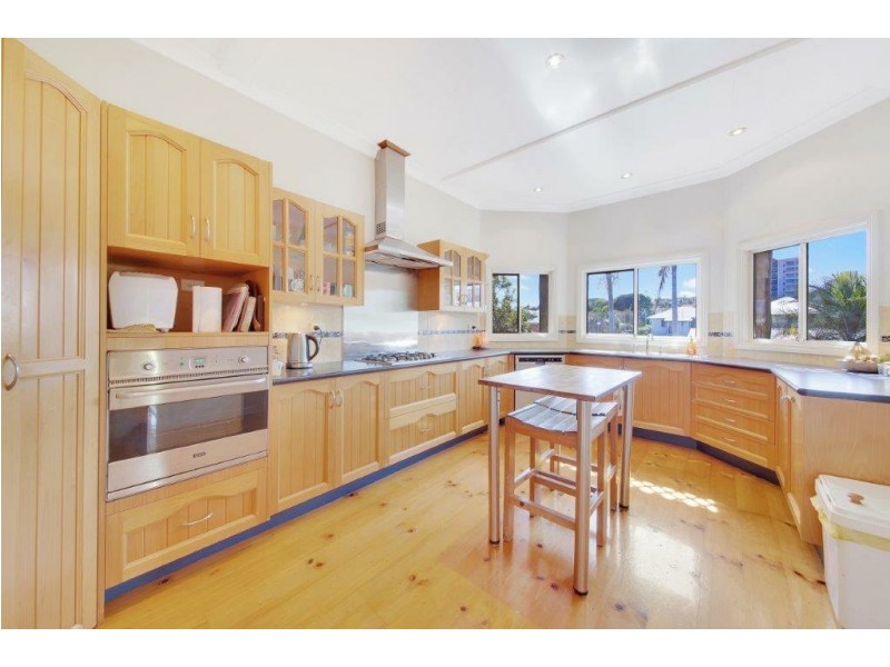 16-18 Glenlyon Street, Gladstone QLD 4680