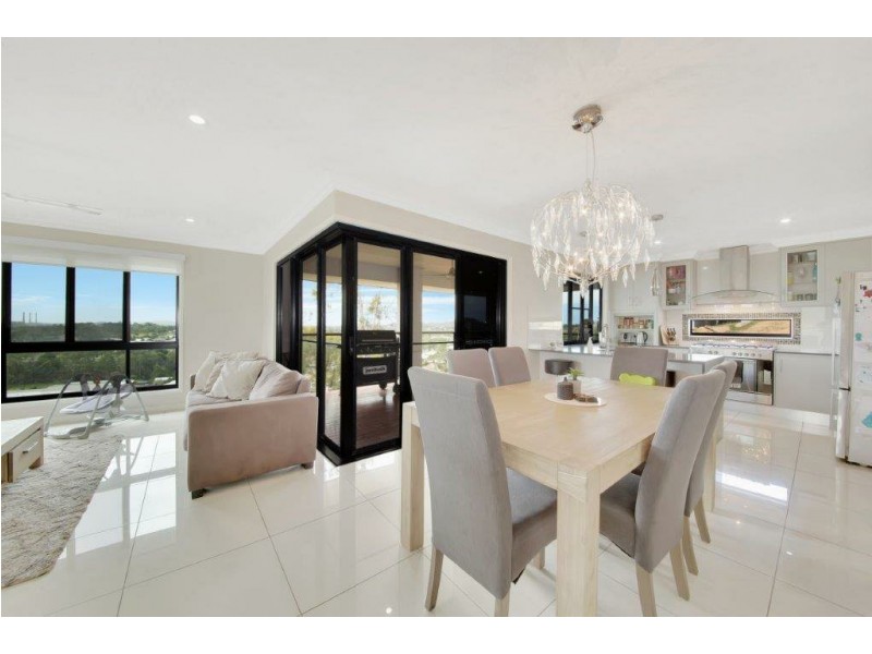 18 Eucalyptus Place, Kirkwood QLD 4680