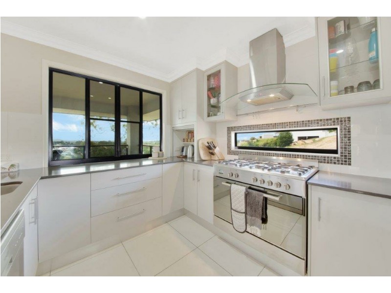 18 Eucalyptus Place, Kirkwood QLD 4680