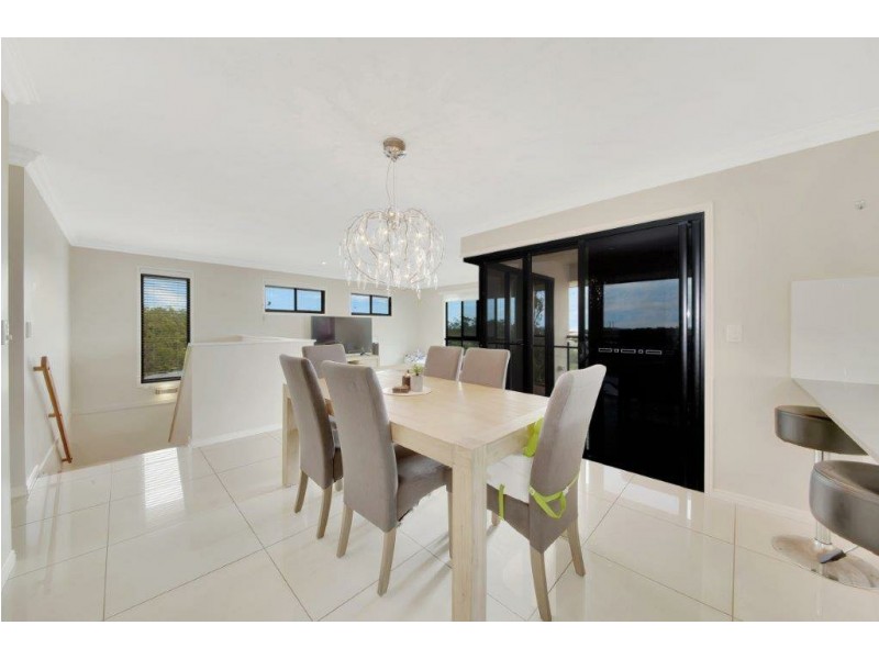 18 Eucalyptus Place, Kirkwood QLD 4680