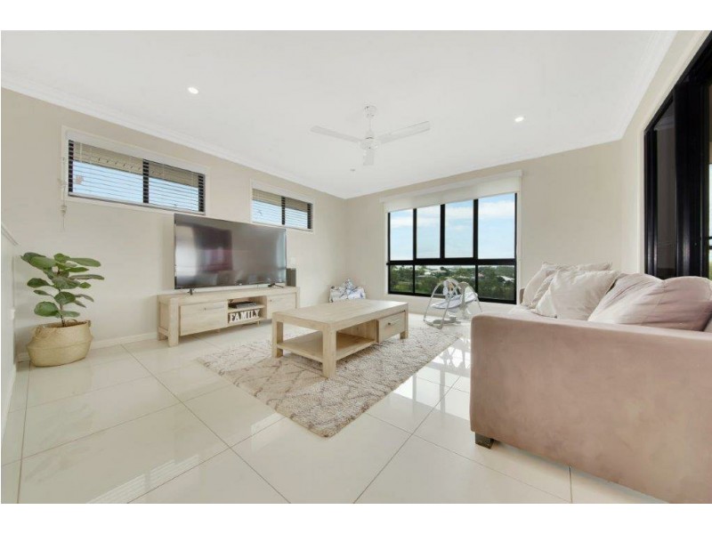 18 Eucalyptus Place, Kirkwood QLD 4680