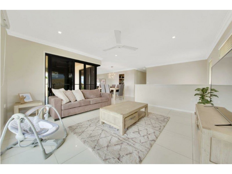 18 Eucalyptus Place, Kirkwood QLD 4680