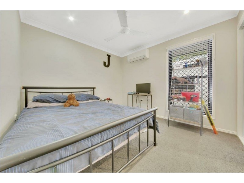 18 Eucalyptus Place, Kirkwood QLD 4680