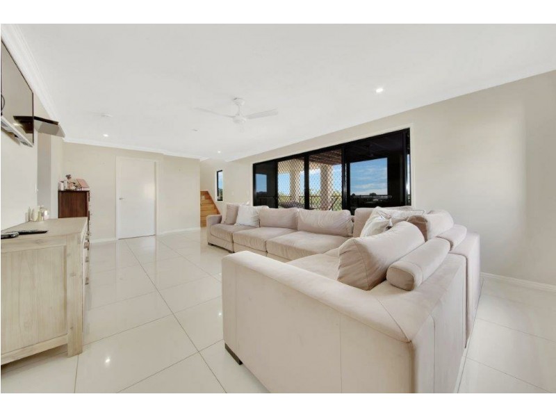 18 Eucalyptus Place, Kirkwood QLD 4680