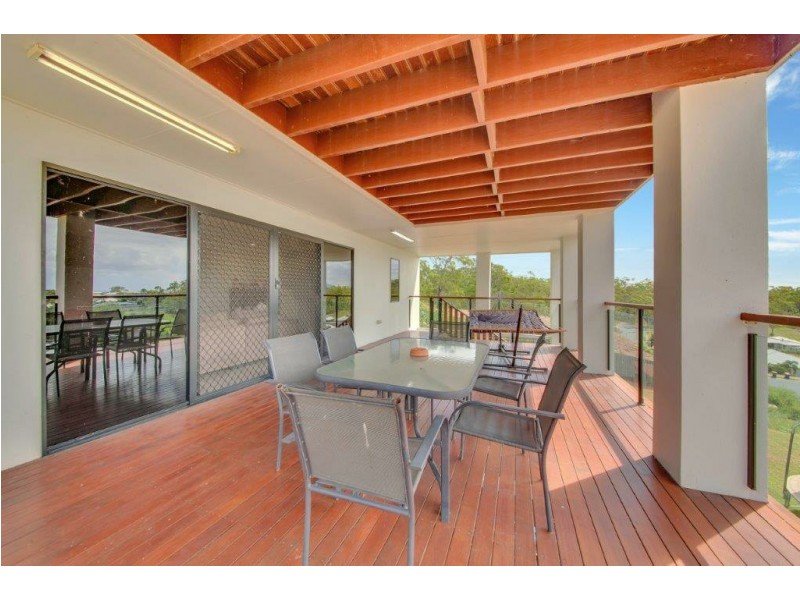 18 Eucalyptus Place, Kirkwood QLD 4680