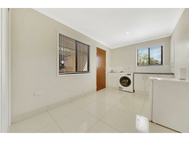 18 Eucalyptus Place, Kirkwood QLD 4680