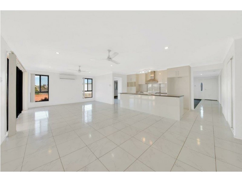 7 Windjana Court, Kirkwood QLD 4680