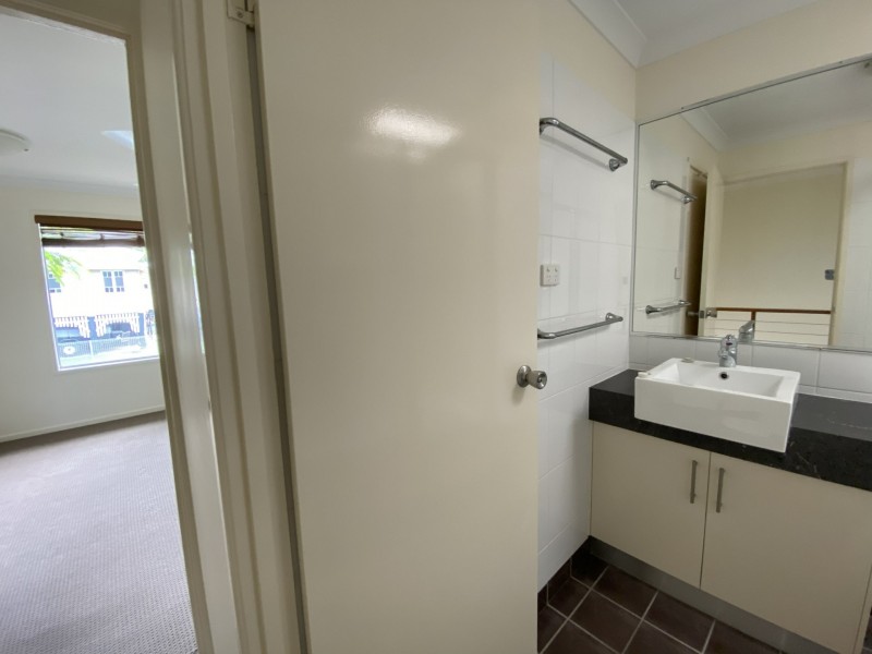Unit 3/20 Short Street, South Gladstone QLD 4680
