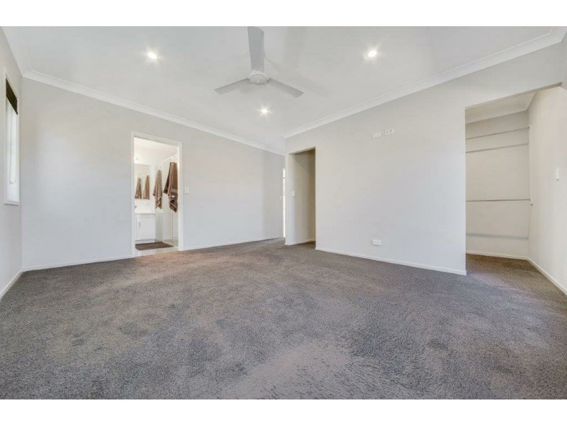 15 Scholes Way, Kirkwood QLD 4680