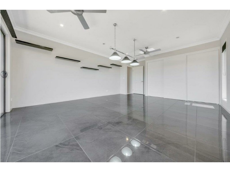 15 Scholes Way, Kirkwood QLD 4680