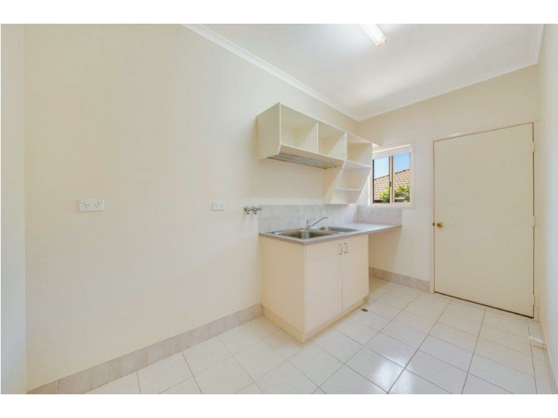 10 Currawong Court, Boyne Island QLD 4680