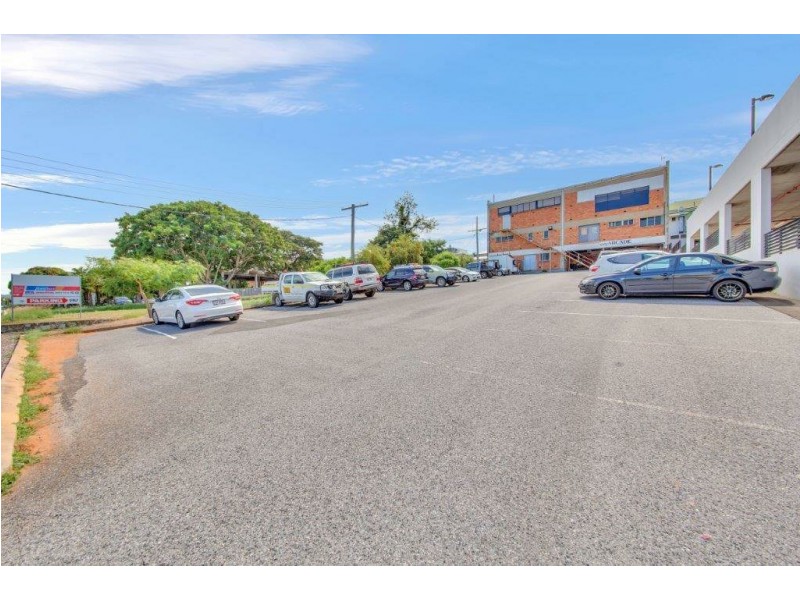 1/69 Goondoon Street, Gladstone QLD 4680