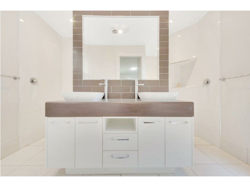 21 Jordana Court, New Auckland QLD 4680