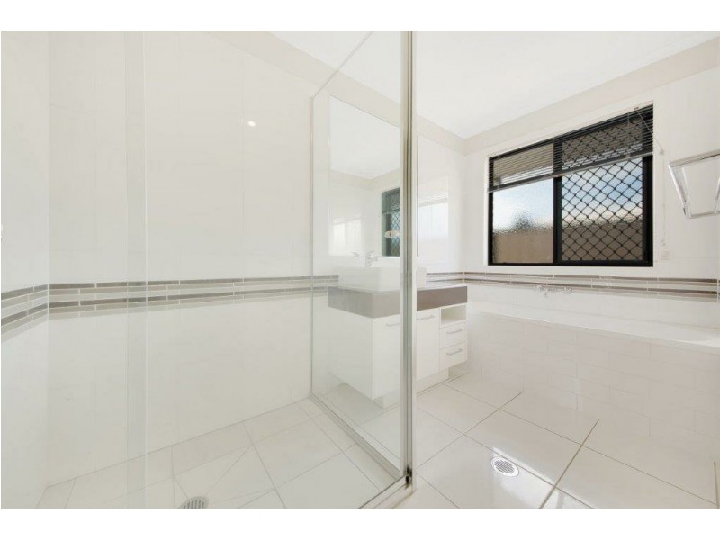 21 Jordana Court, New Auckland QLD 4680