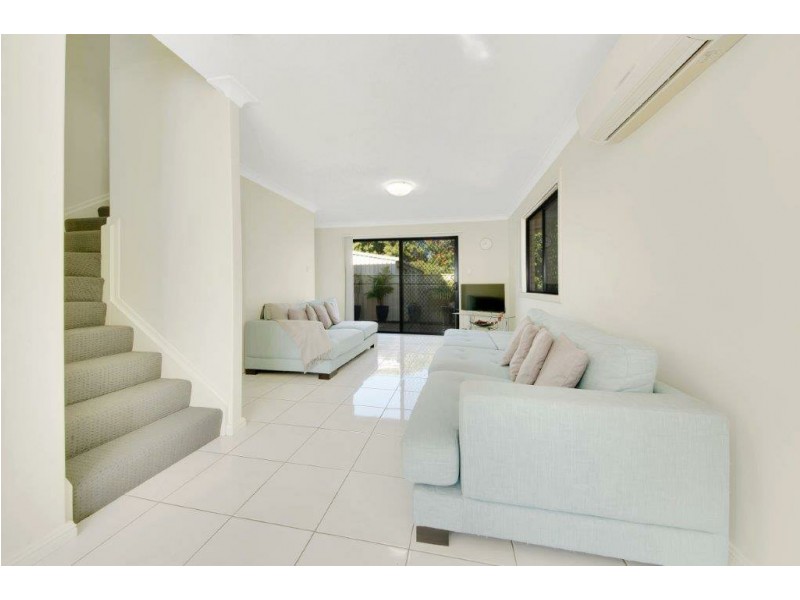 Unit 2/11 Walsh Street, South Gladstone QLD 4680