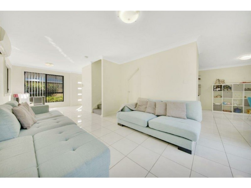 Unit 2/11 Walsh Street, South Gladstone QLD 4680