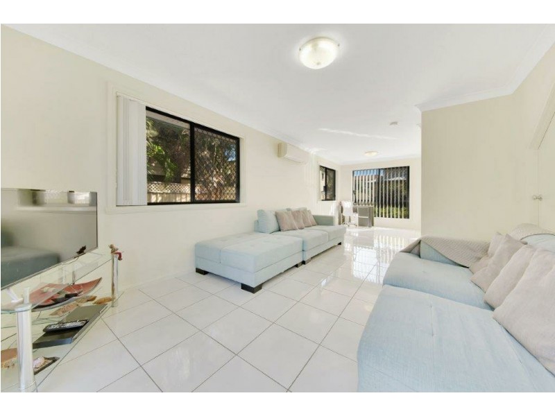 Unit 2/11 Walsh Street, South Gladstone QLD 4680