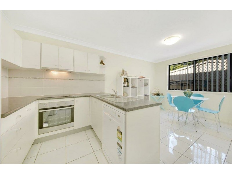 Unit 2/11 Walsh Street, South Gladstone QLD 4680