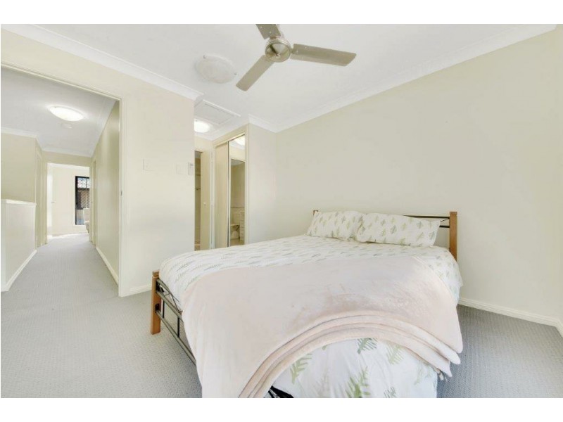 Unit 2/11 Walsh Street, South Gladstone QLD 4680