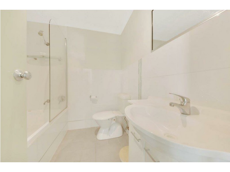 Unit 2/11 Walsh Street, South Gladstone QLD 4680