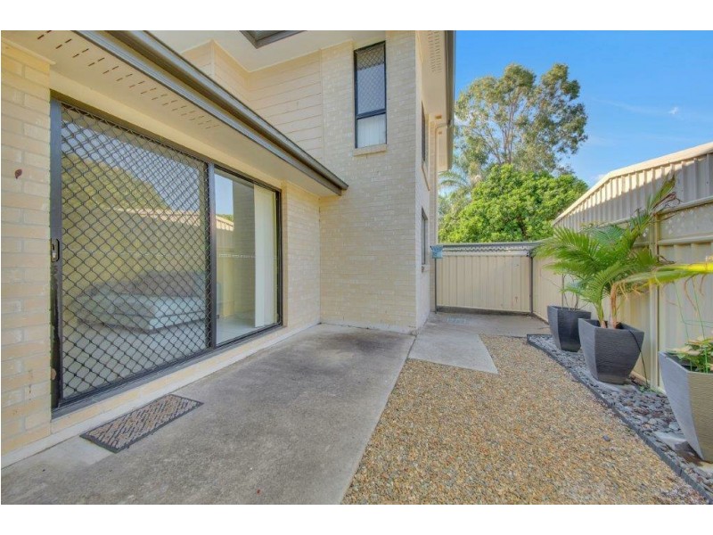 Unit 2/11 Walsh Street, South Gladstone QLD 4680