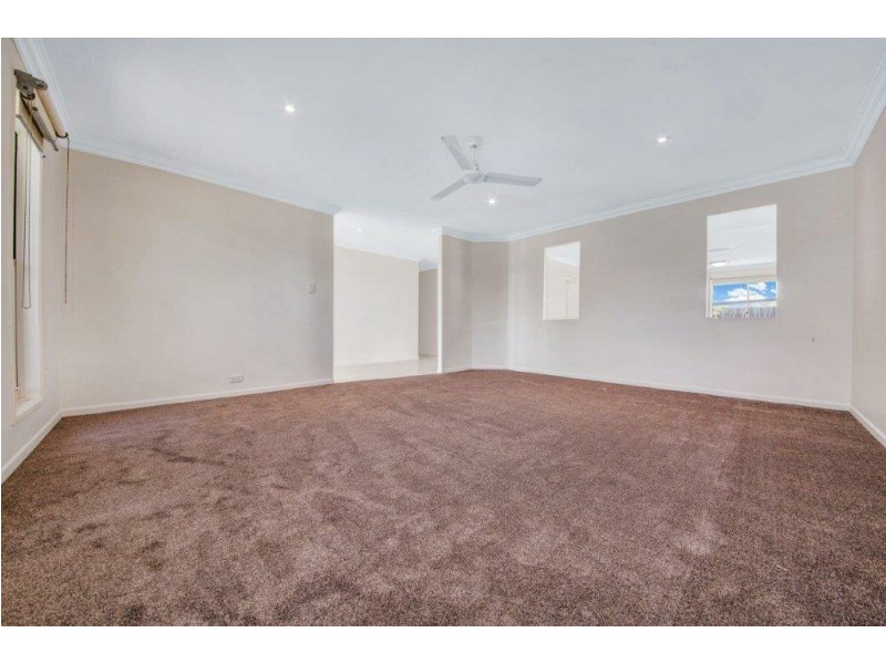 4 Johnson Street, Glen Eden QLD 4680