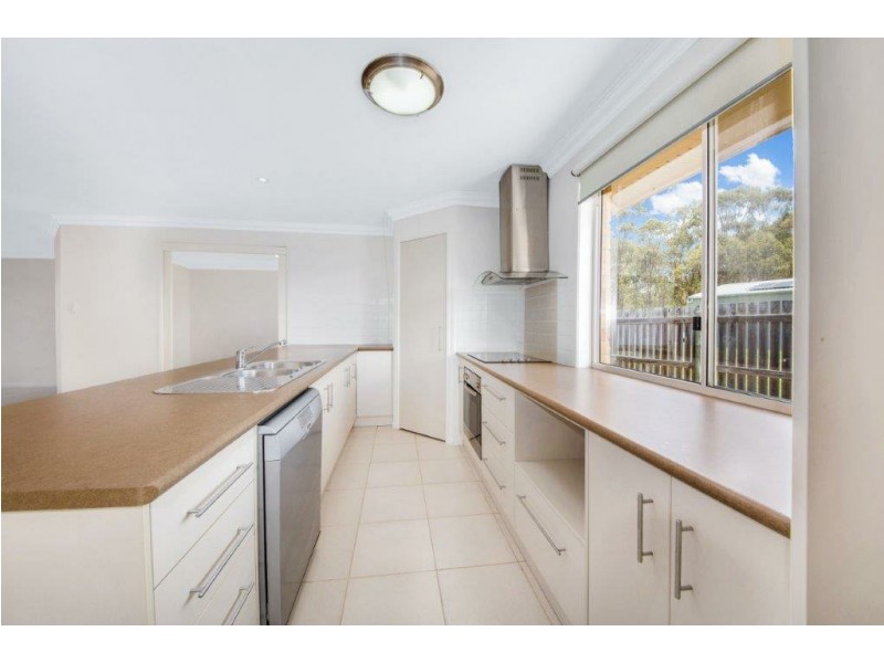 4 Johnson Street, Glen Eden QLD 4680