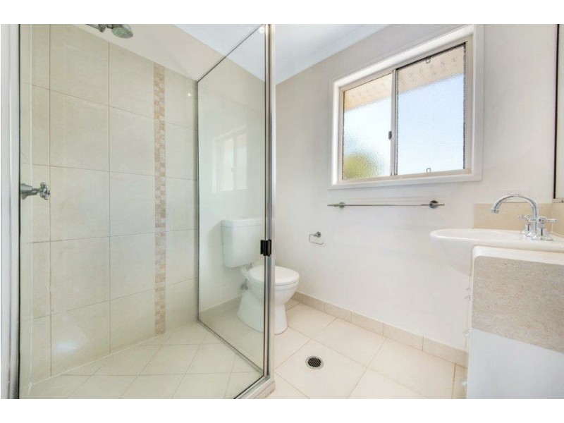 4 Johnson Street, Glen Eden QLD 4680