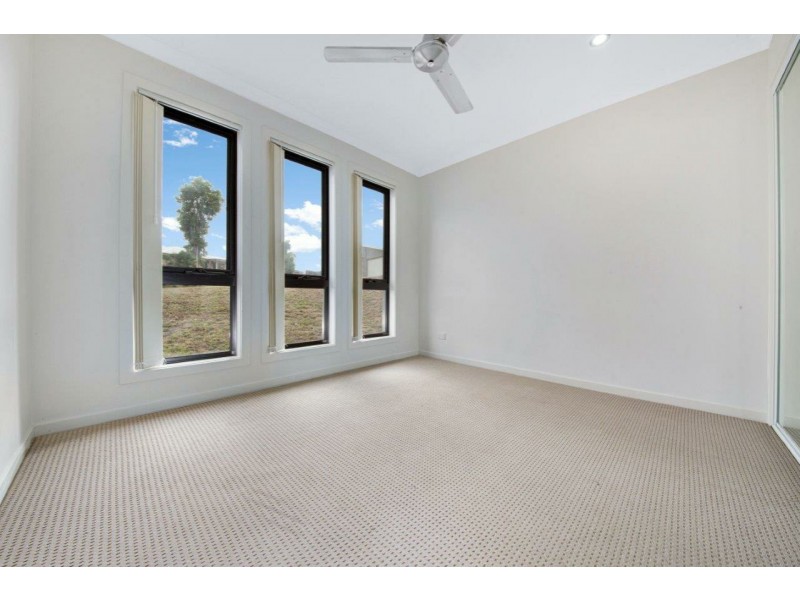 18 Giles Street, Glen Eden QLD 4680