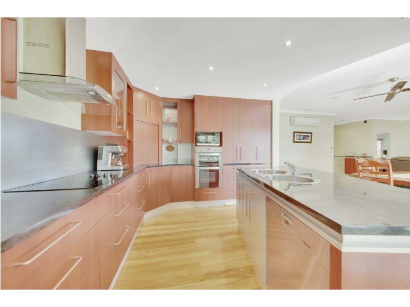 11 Glegg Street, West Gladstone QLD 4680