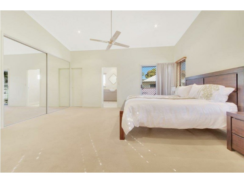 11 Glegg Street, West Gladstone QLD 4680