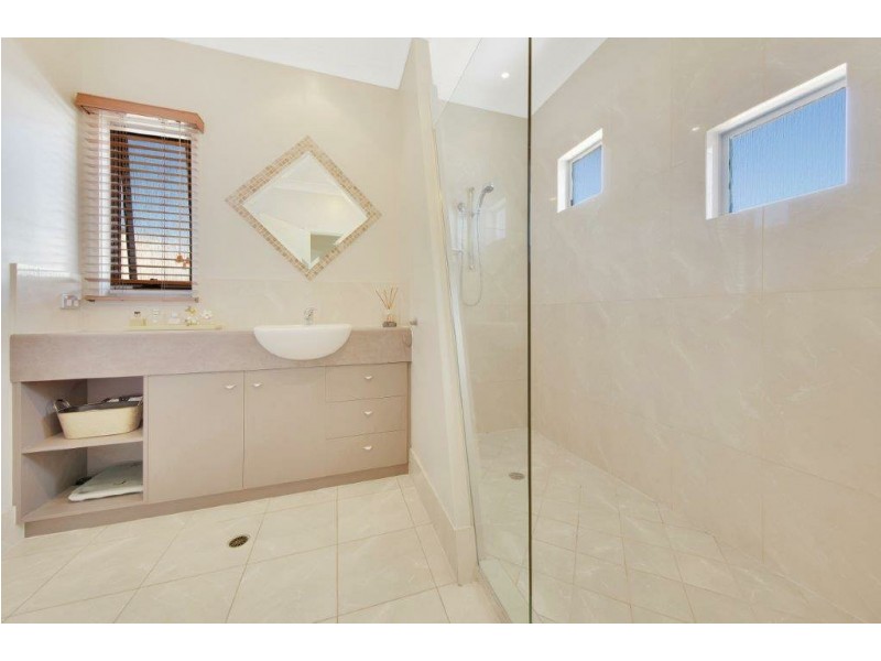 11 Glegg Street, West Gladstone QLD 4680